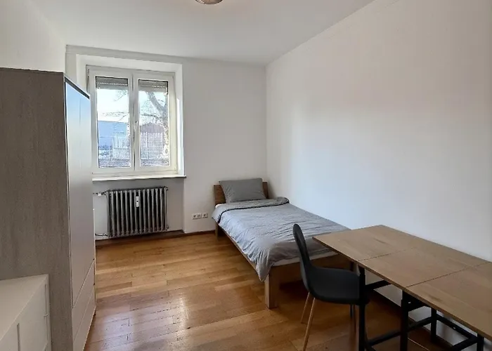 Mit Mehreren Zimmern Im Schlachthofquartier - Ideal Fuer Monteure *